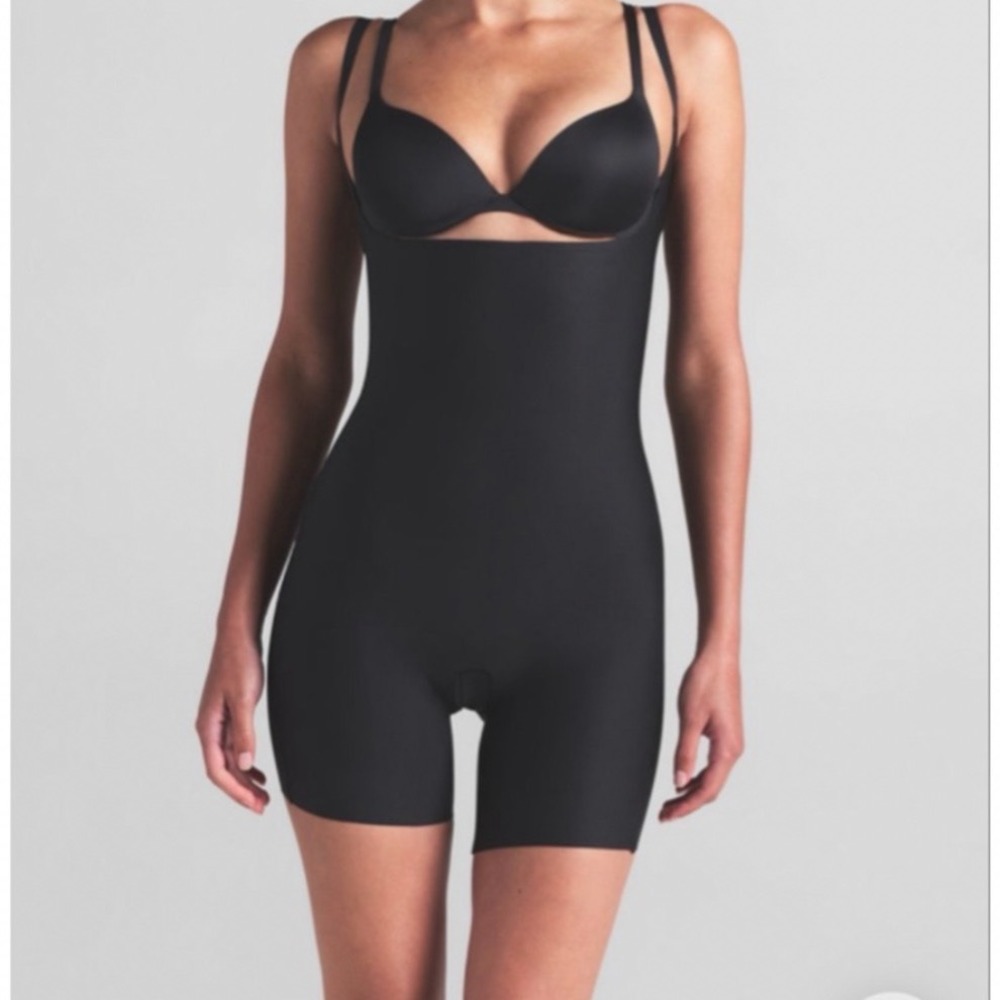 SKIMS Core Control Open Bust Mid Thigh Bodysuit Onyx Black BD-MDT-3287 Large NWT